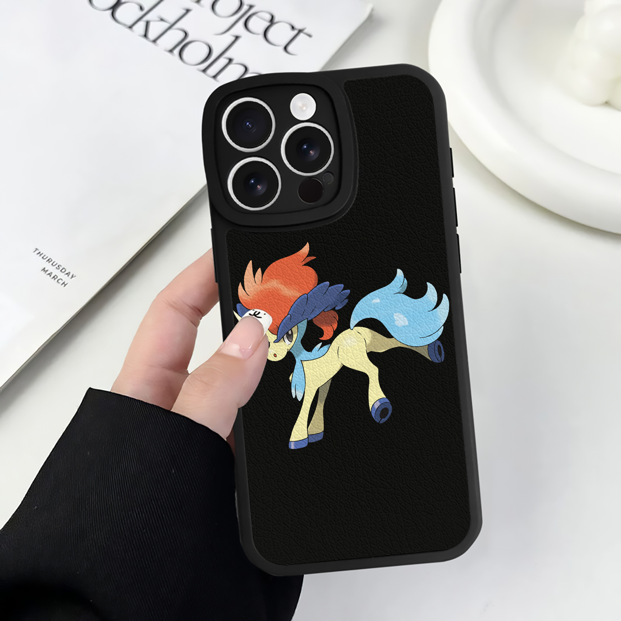 （画像用） ポケットモンスター Pokémon 【iPhone 16シリーズ対応】シリコンスマホケース（レザー調） 材質：シリコン